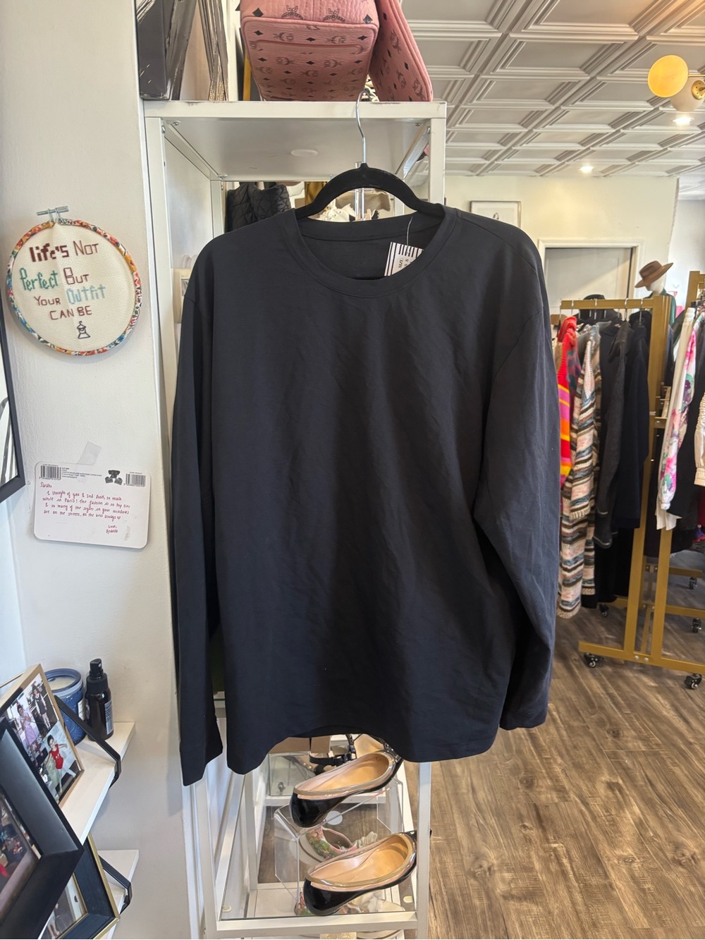 Men's lululemon Black Long-Sleeve Crewneck Shirt